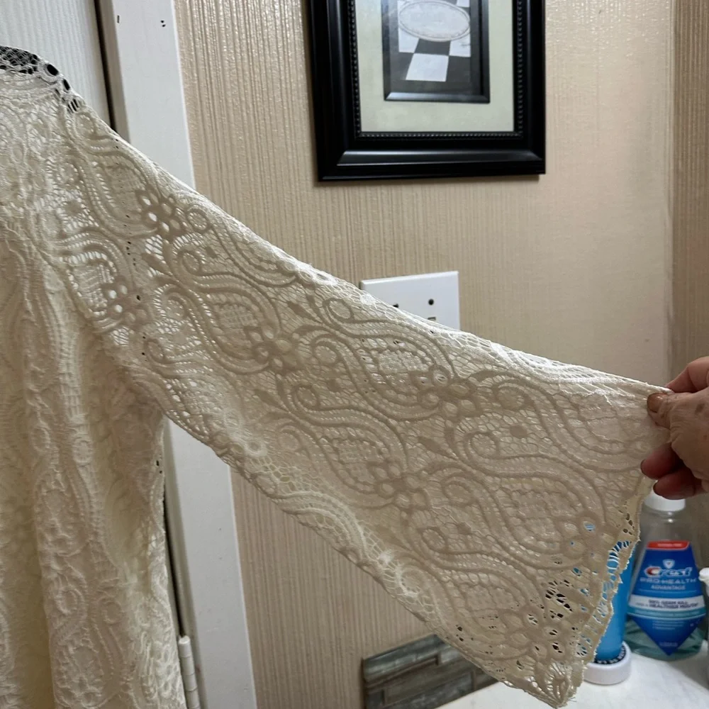 Lace white blouse good condition size 2x - Picture 3 of 3